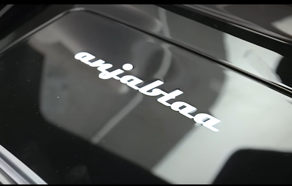 Anja Bla nakon raskida sa Baka Prasetom smuvala starijeg milionera