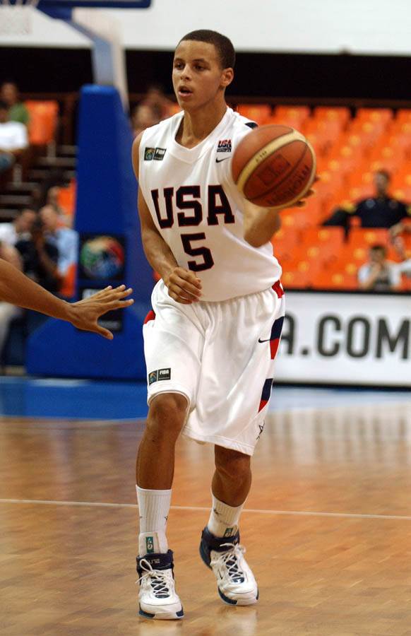 Stef Kari ima samo jedan poraz u karijeri i to od Srbije