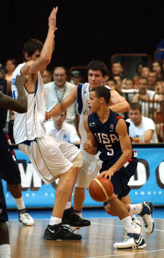 Stef Kari ima samo jedan poraz u karijeri i to od Srbije