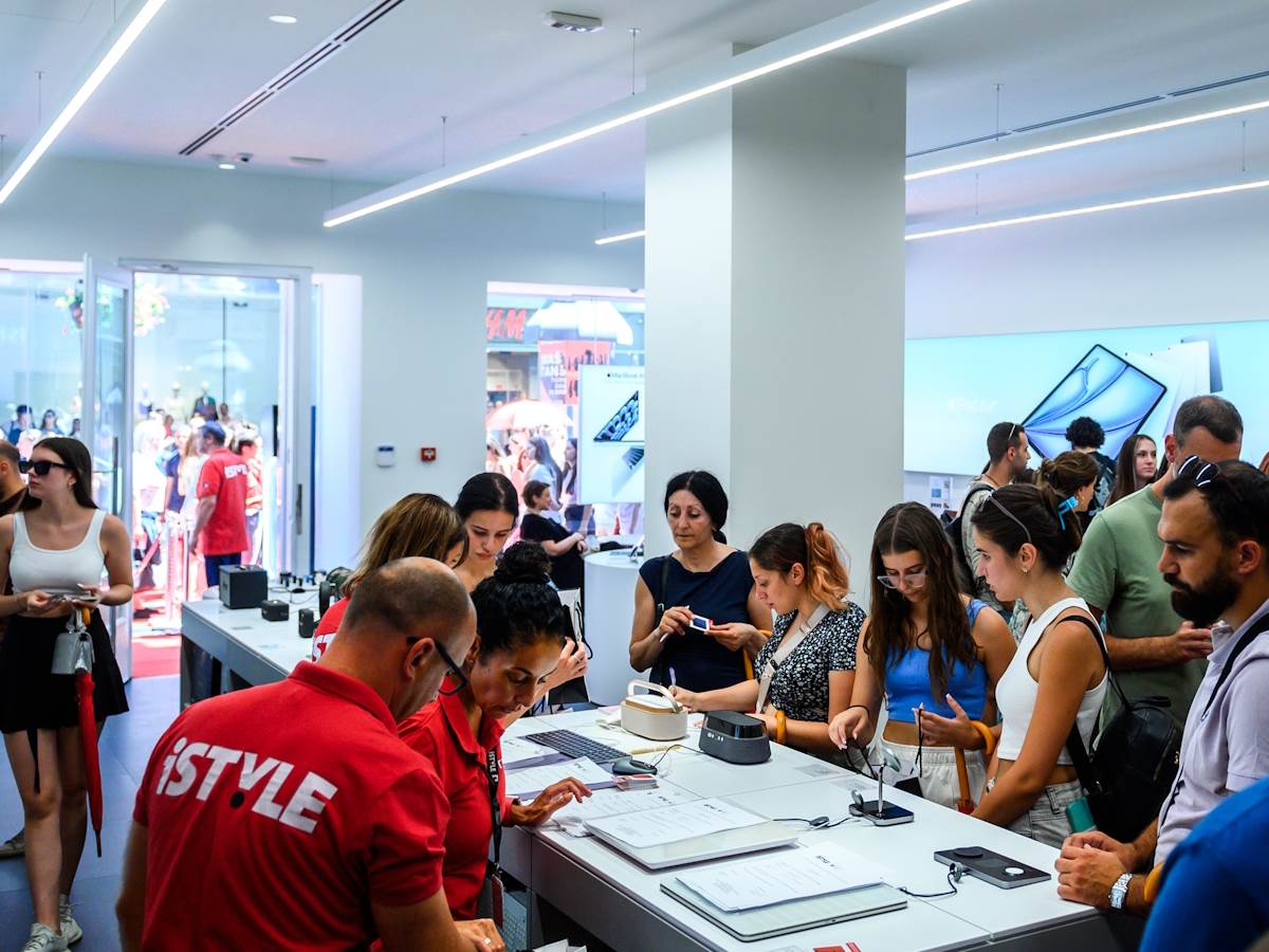 Redovi na otvaranju iStyle prodavnice u Beogradu