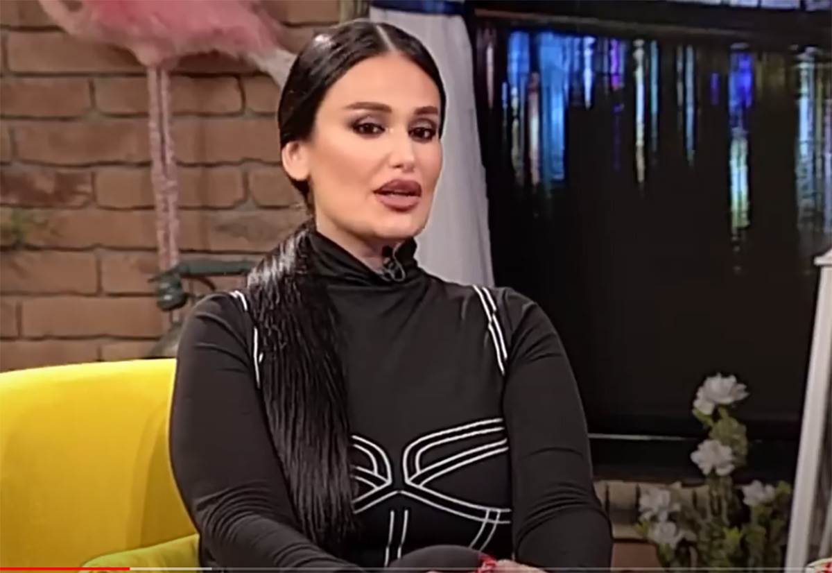 "Mora da je nešto strašno uradila": Pevačica reagovala na svađu Kaće Živković i Kije Kockar, uputila joj oštre reči