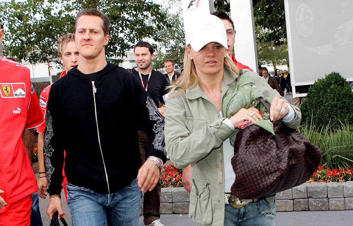 Telohranitelj Mihaela Šumahera ucenjivao porodicu jer ima njegove fotografije i dokumenta