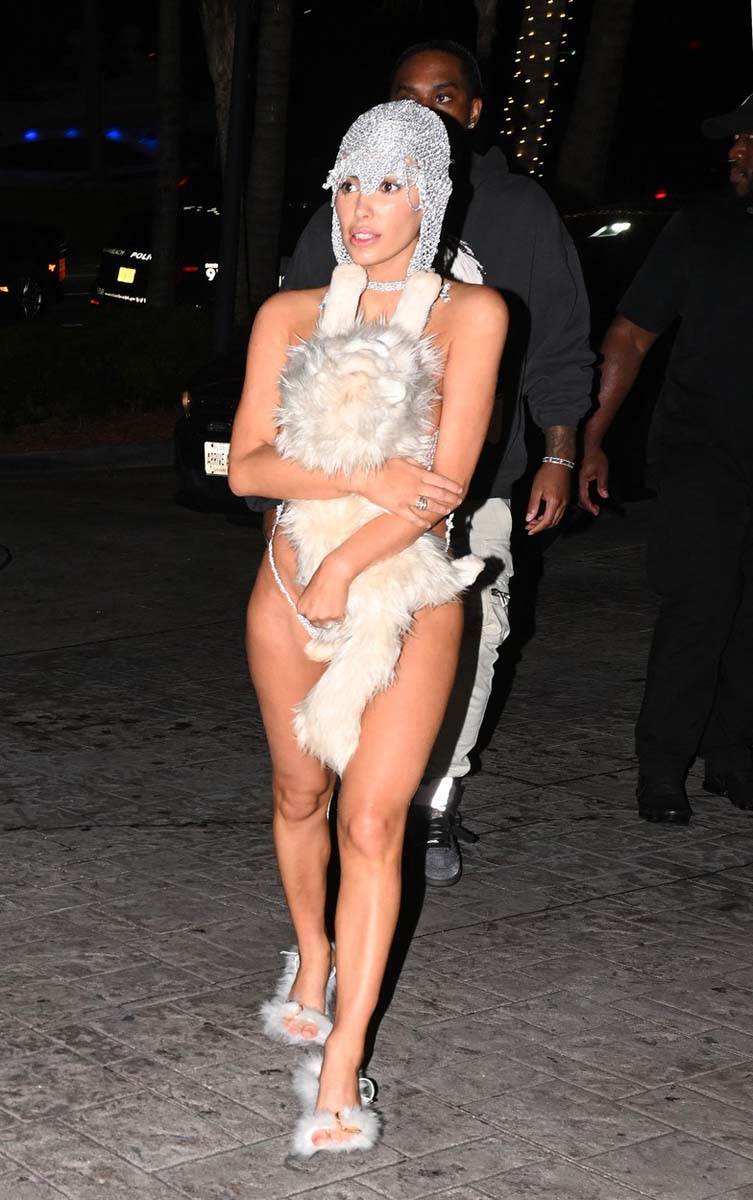 Kanije Vest pisao manekenki Mikaeli Lafuente