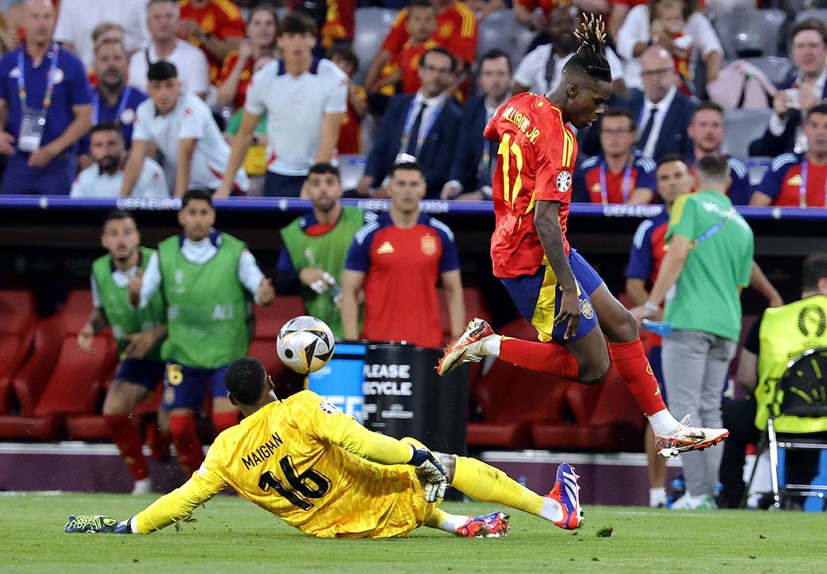 ŠPANIJA JE U FINALU, JAMAL POSLAO MBAPEA KUĆI: Dete od 17 godina podsetilo sve kako fudbal igraju ma