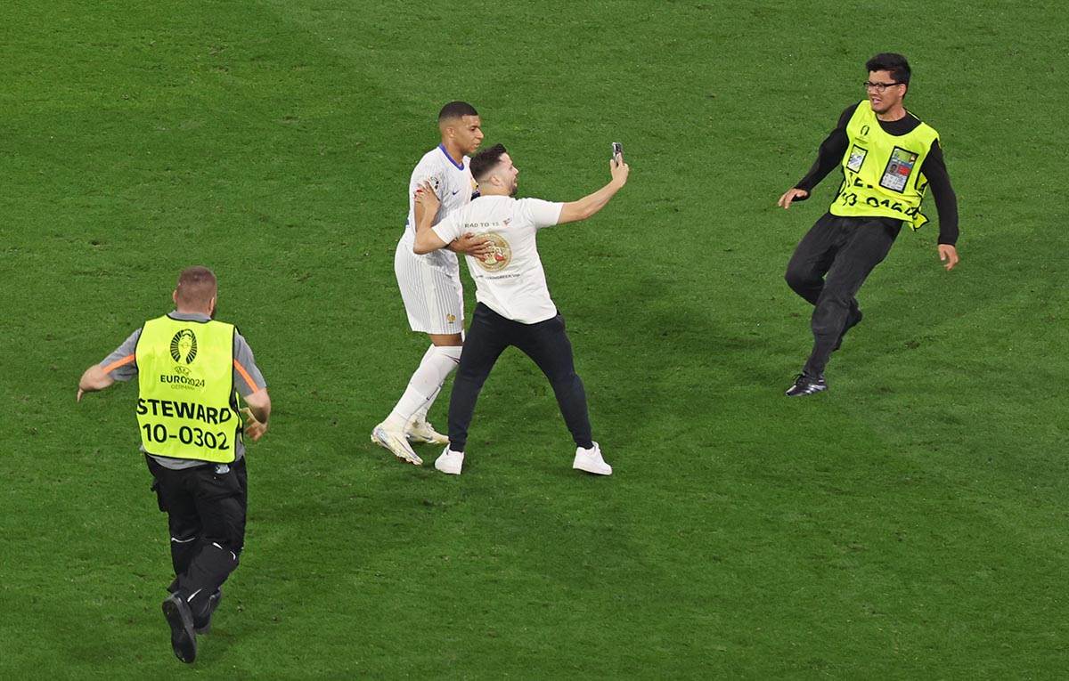 ŠPANIJA JE U FINALU, JAMAL POSLAO MBAPEA KUĆI: Dete od 17 godina podsetilo sve kako fudbal igraju ma