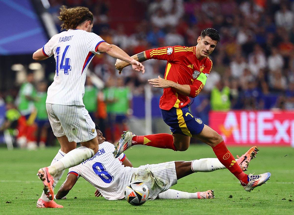 ŠPANIJA JE U FINALU, JAMAL POSLAO MBAPEA KUĆI: Dete od 17 godina podsetilo sve kako fudbal igraju ma