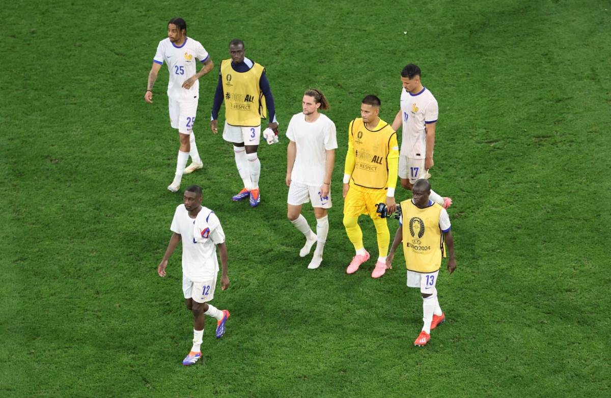 ONA DVA SLEPCA KAO DA NISU IGRALA FUDBAL! Rade Bogdanović žestoko po Francuzima: Mbape uzima lovu ovcama! 