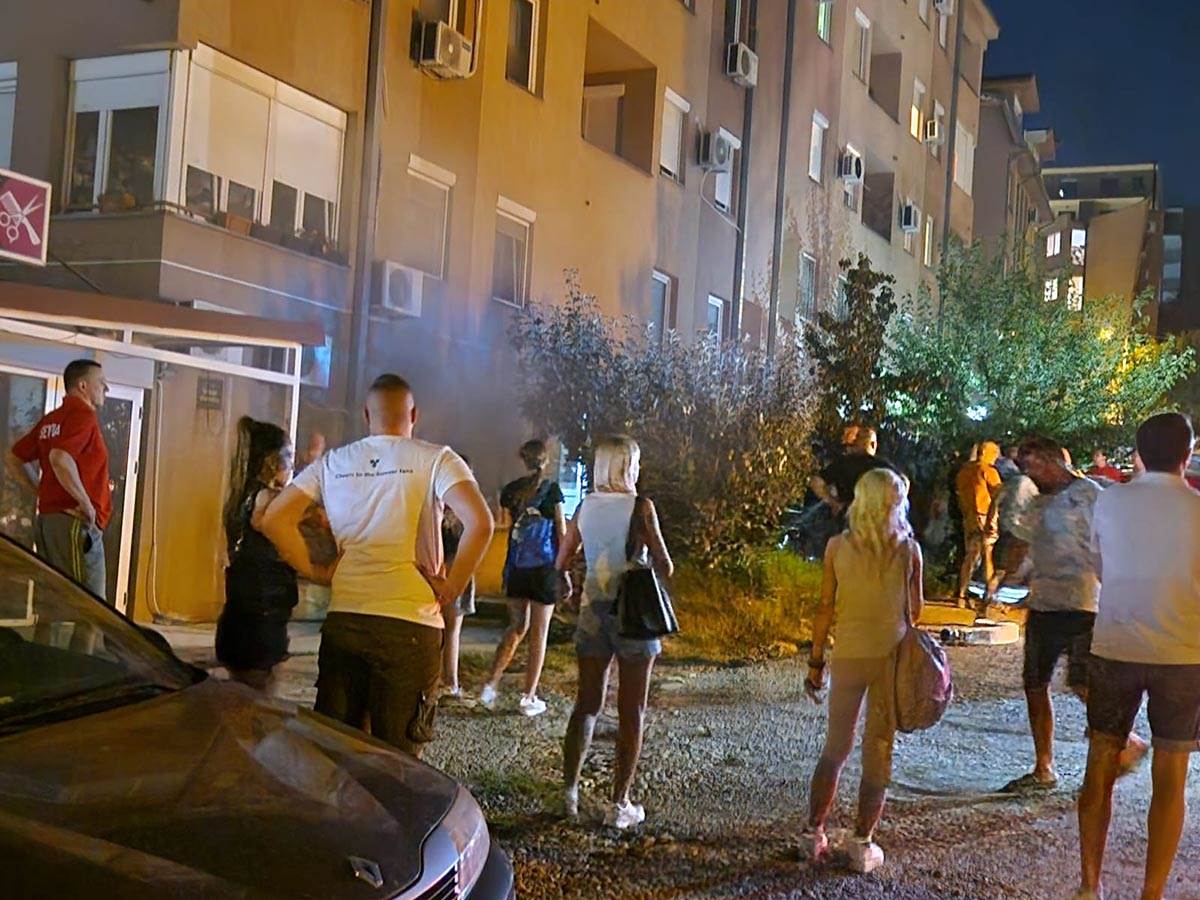 Pozar u naselju Vojvode Vlahovic, Gori u prizemlju (2).jpg