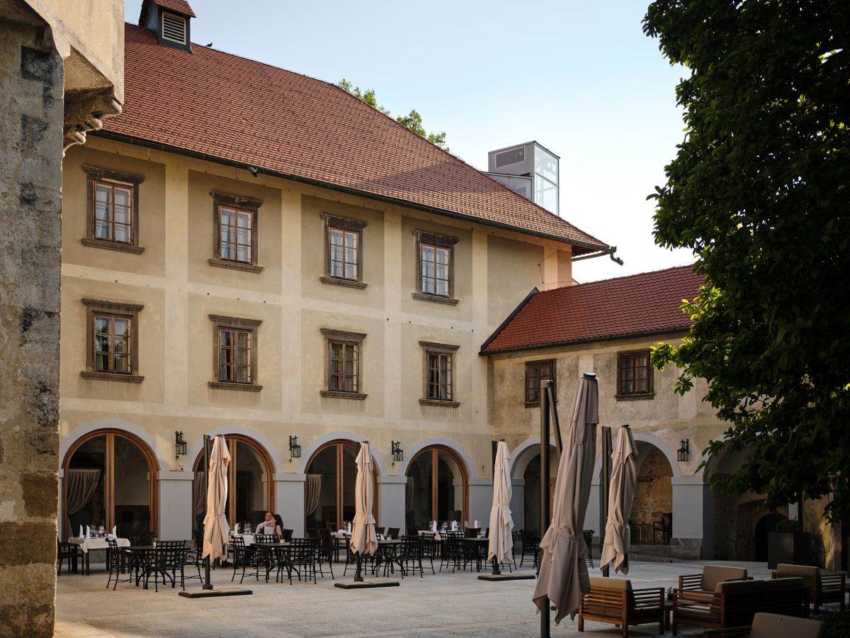 Otoƒec arhitektura-213.JPG