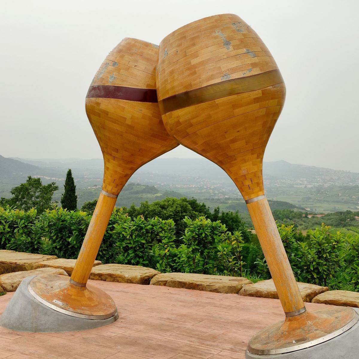 Slovenija Vinska fontana.jpg