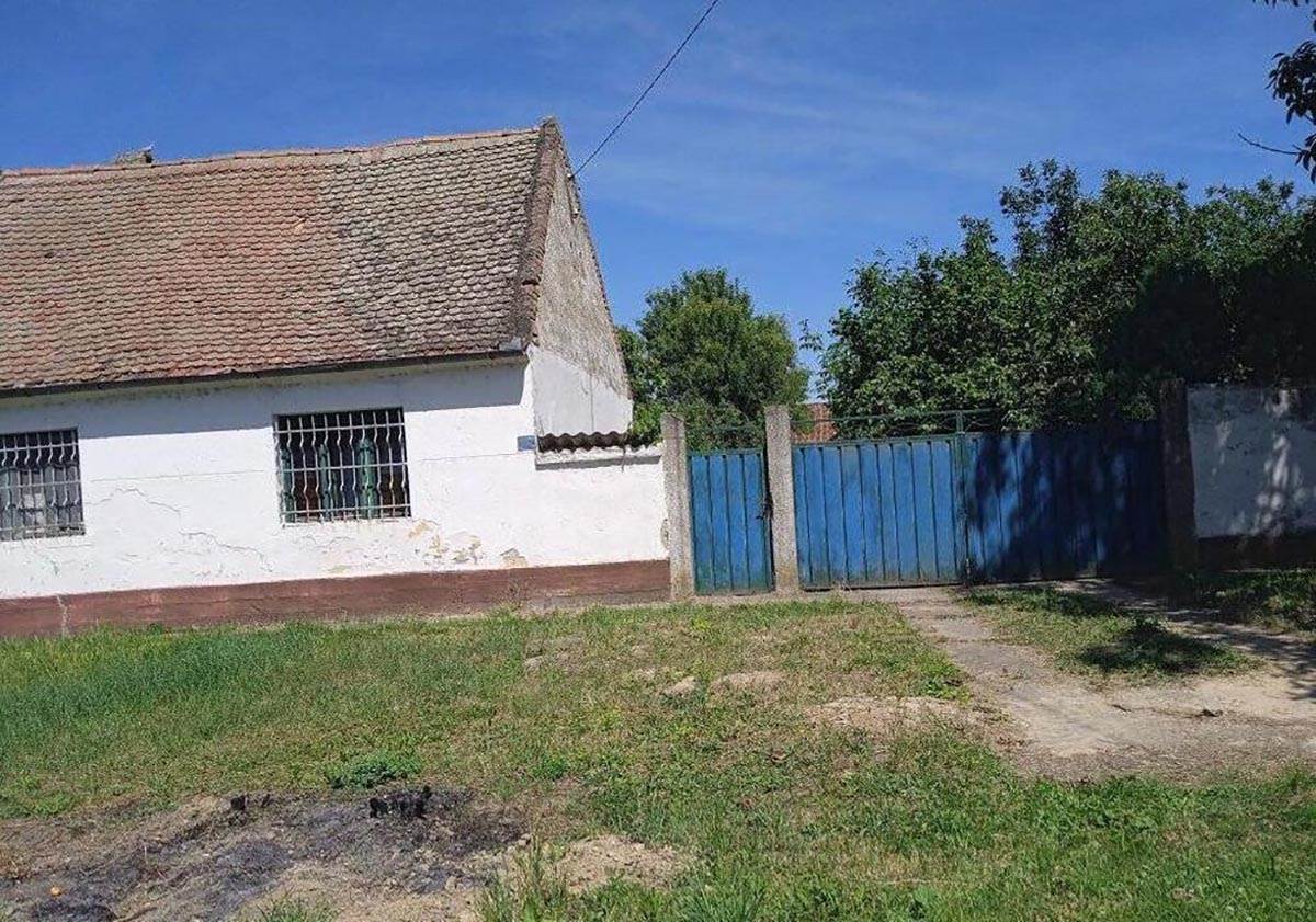 NADA PRODAJE DVE KUĆE SA GARAŽOM I SUŠAROM ZA 20.000 € (11).jpg