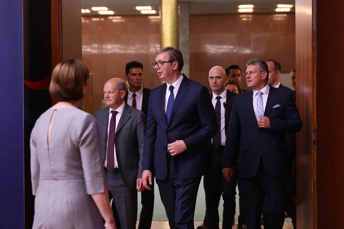 Aleksandar Vučić i Olaf Šolc (5).jpg