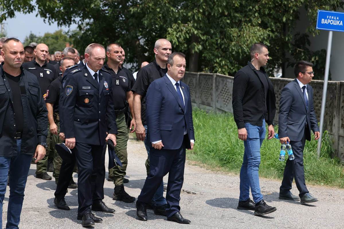 Sahrana ubijenog policajca (11).jpg