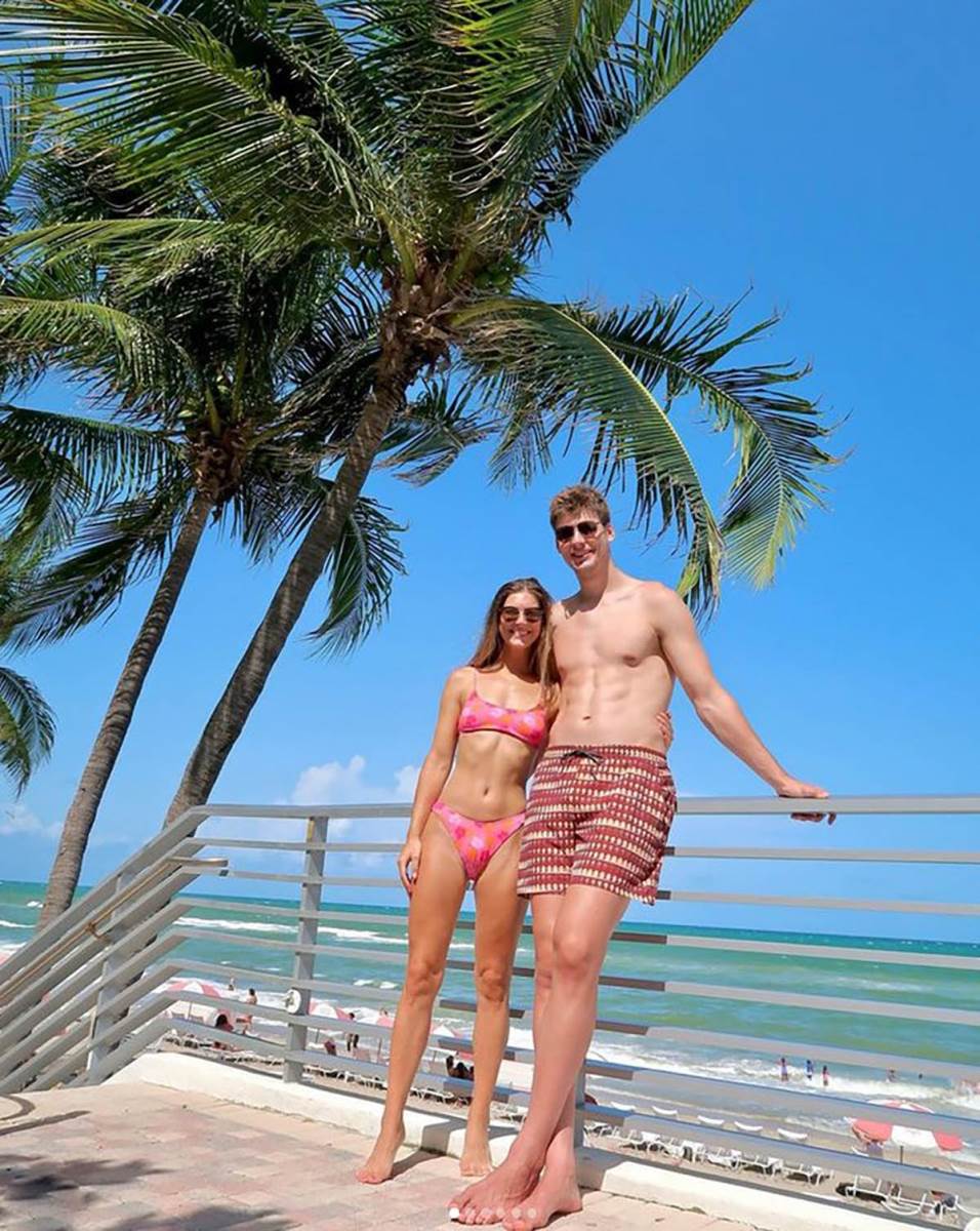 Kajl Filip i devojka (2).jpg