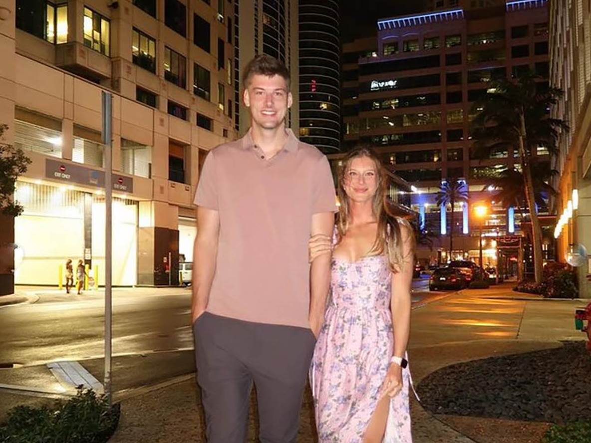 Kajl Filip i devojka (3).jpg