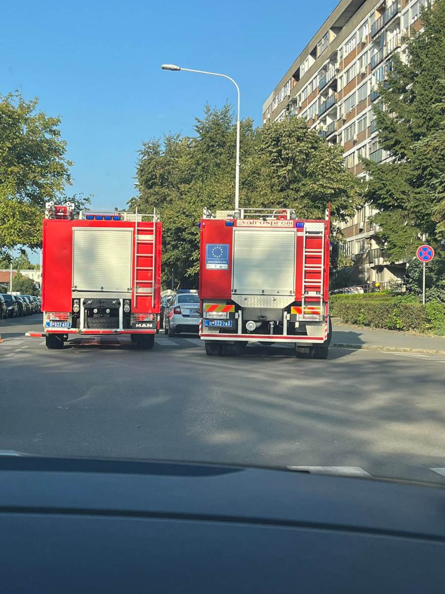 Pozar u ulici Dzona Kenedija (5).jpg