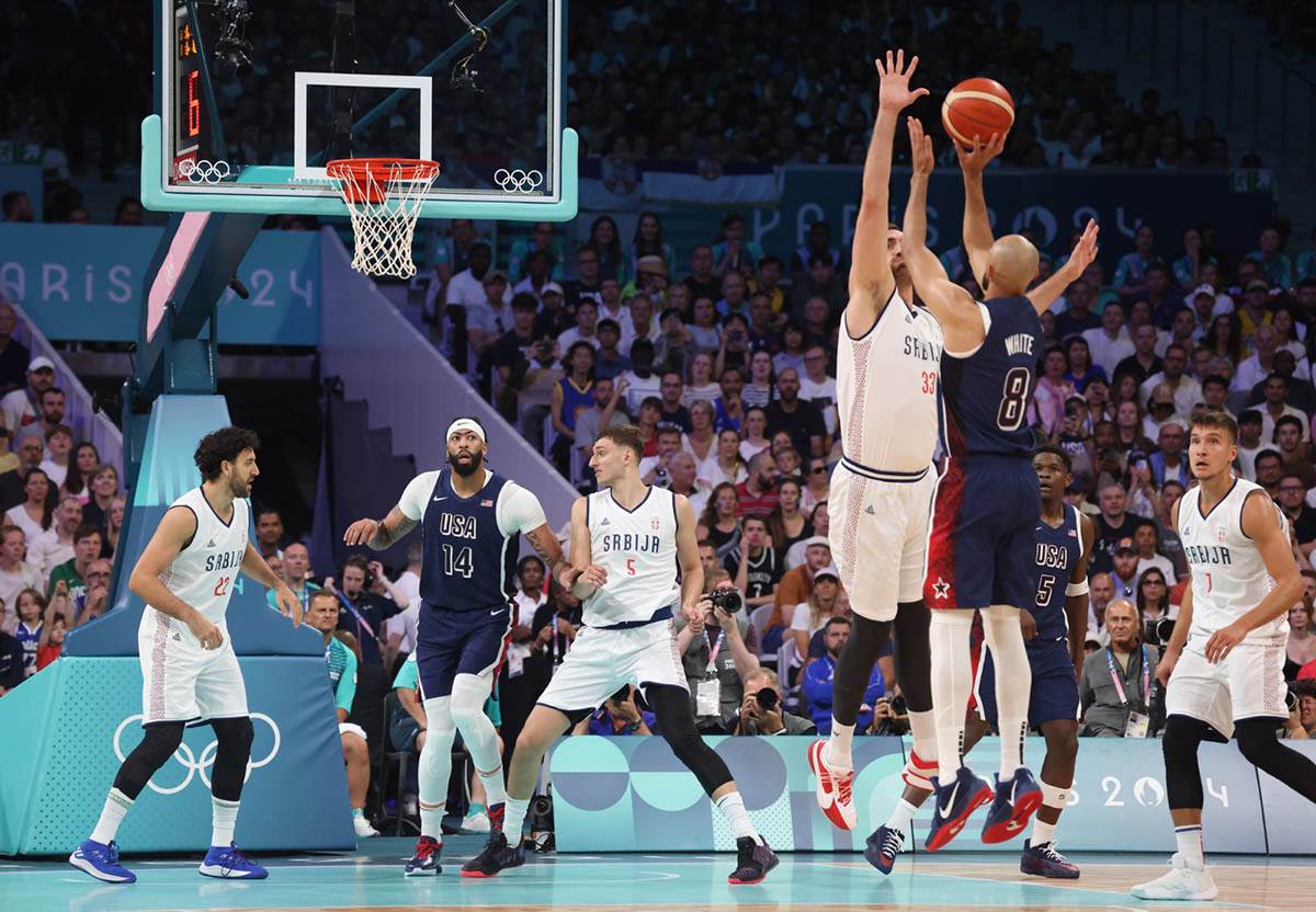 Srbija-Amerika košarka (26).jpg