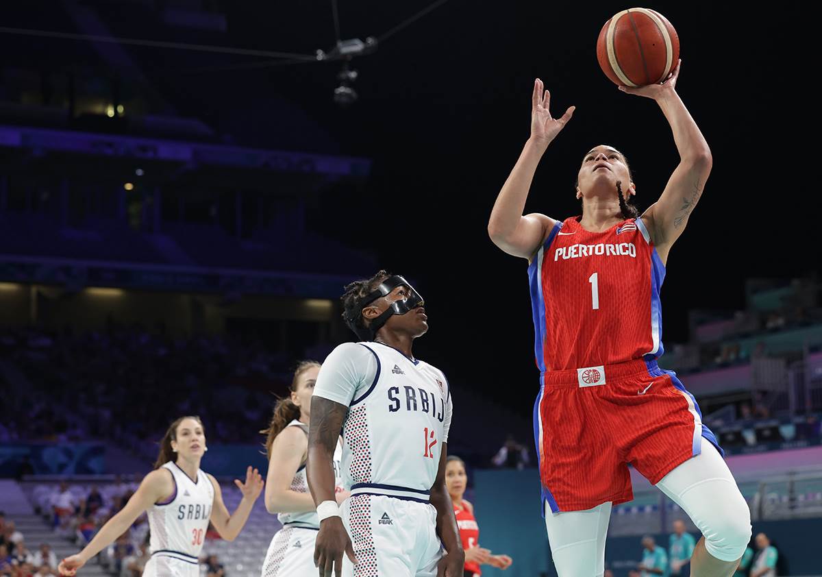 Lil Crvena zezda na stadionu Pjer Moroa