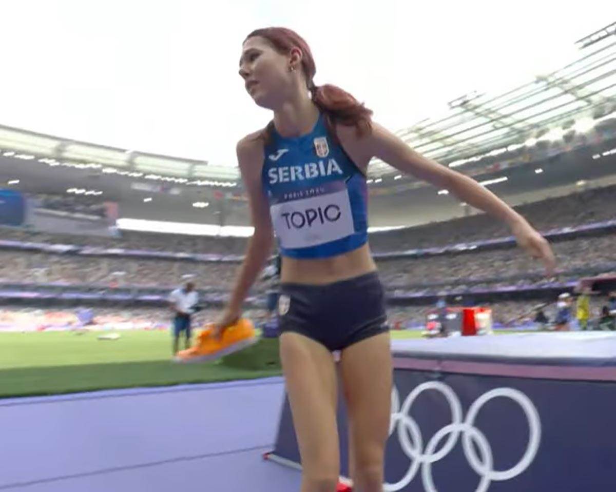 Angelina Topić plače (11).jpg