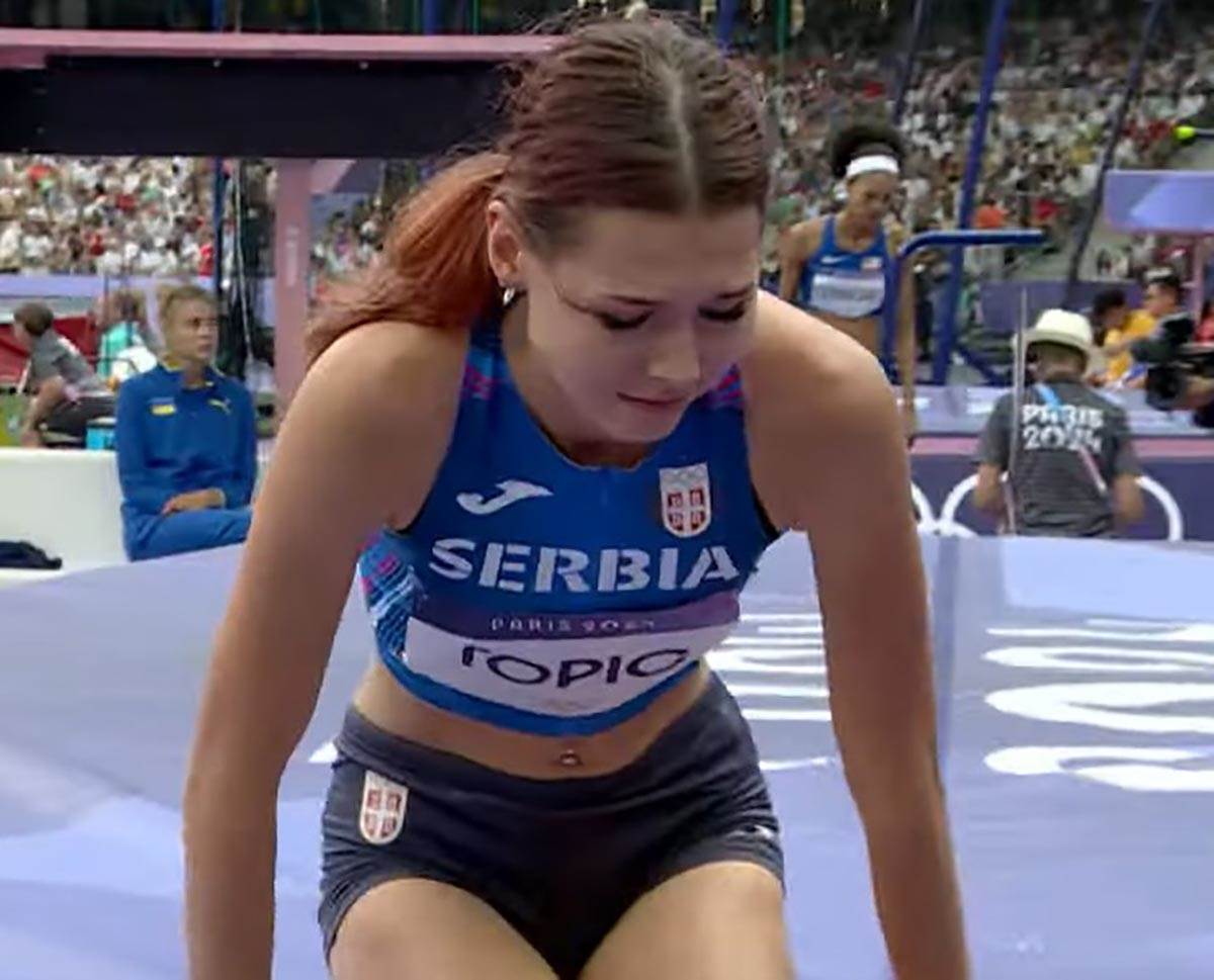 Angelina Topić plače (5).jpg