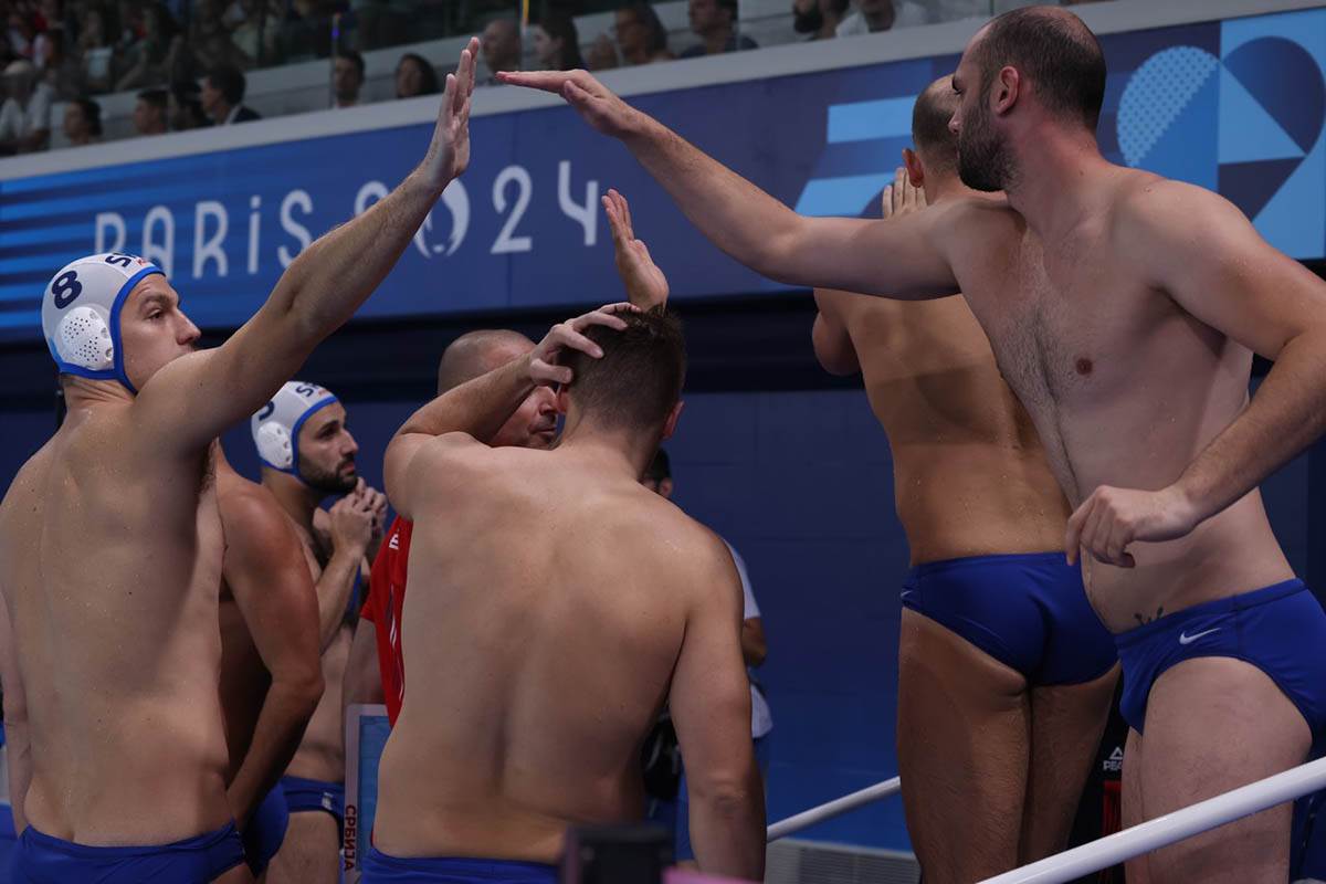Srbija-Francuska vaterpolo OI (15).jpg