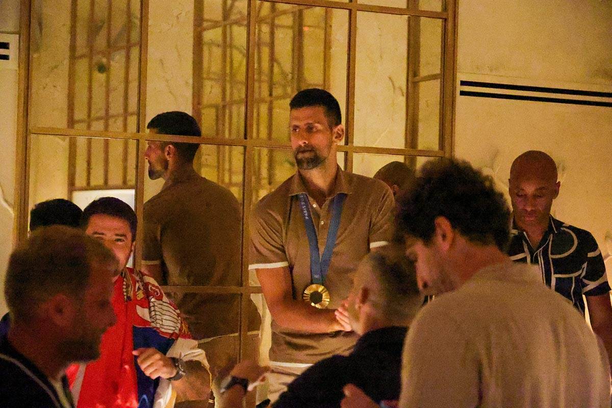 Proslava Novaka Đokovića za zlatnu olimpijsku medalju (7).jpg