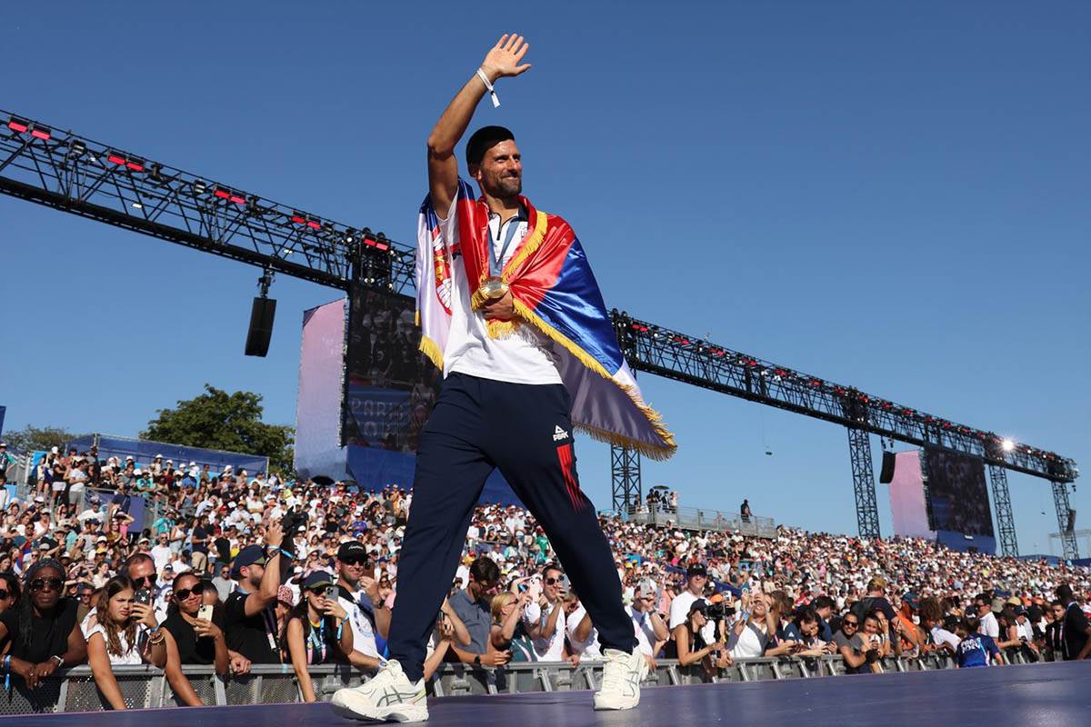 Đoković govor u Parizu (5).jpg