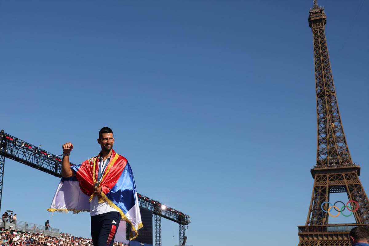 Đoković govor u Parizu (12).jpg