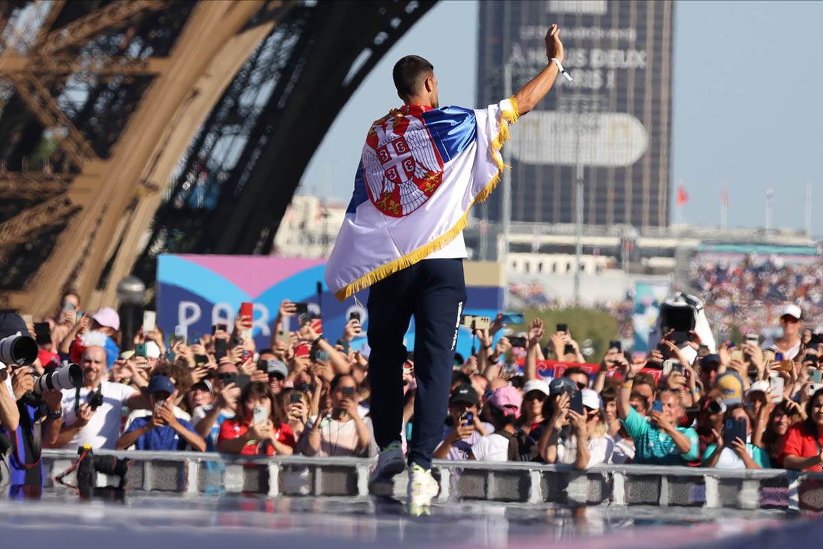 Đoković govor u Parizu (18).jpg