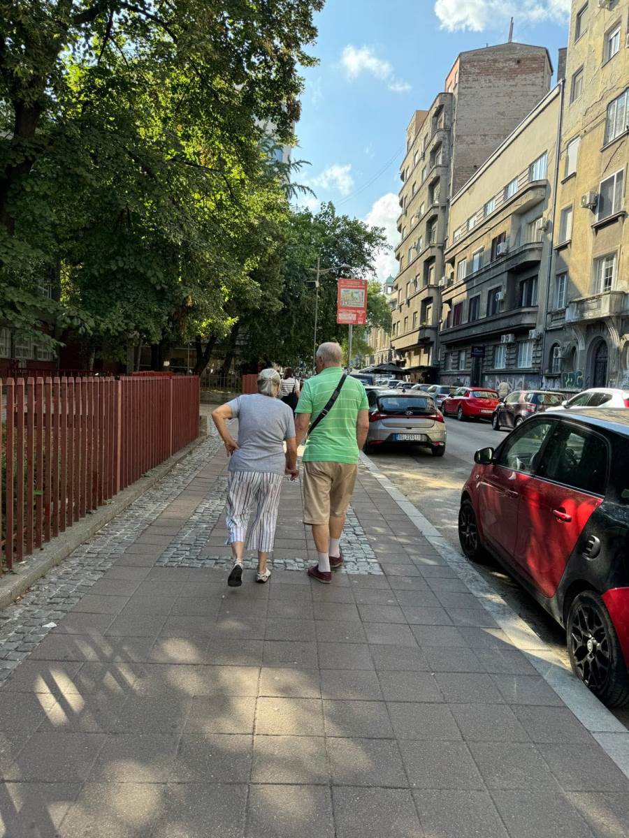 Baka i deka šetaju Beogradom (5).jpg