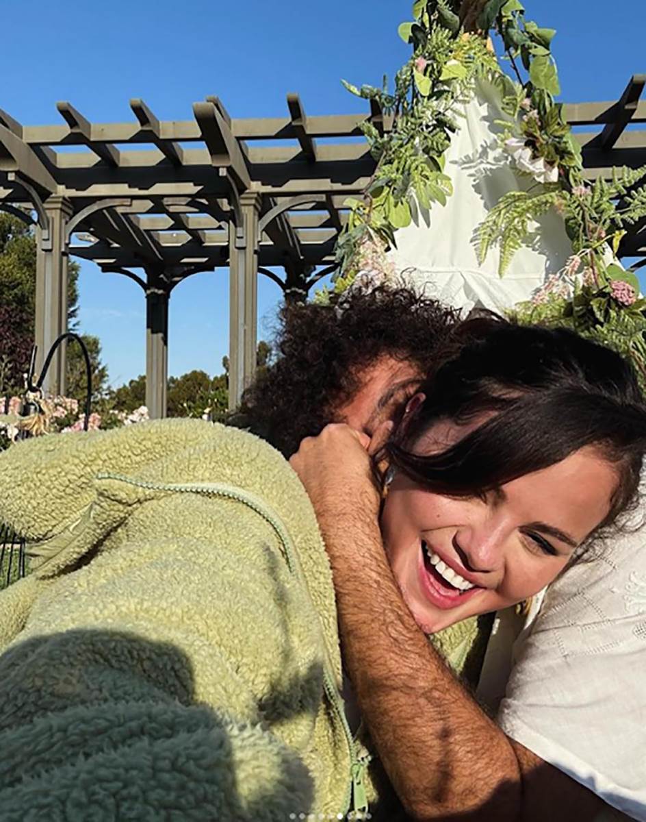 Selena Gomez sa novim dečkom  (3).jpg