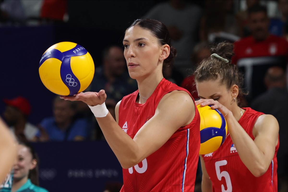 Srbija Italija Odbojka Pariz 2024-14.jpg