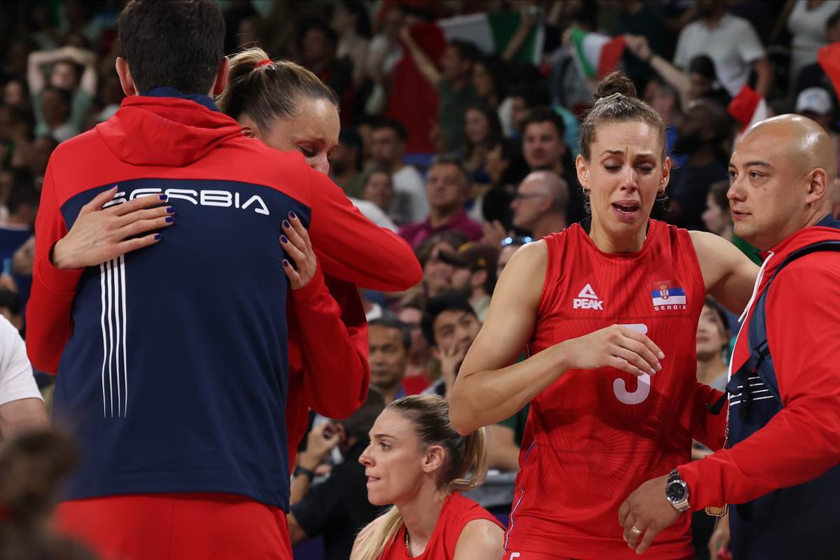 Suze srpskih odbojkašica-13.jpg