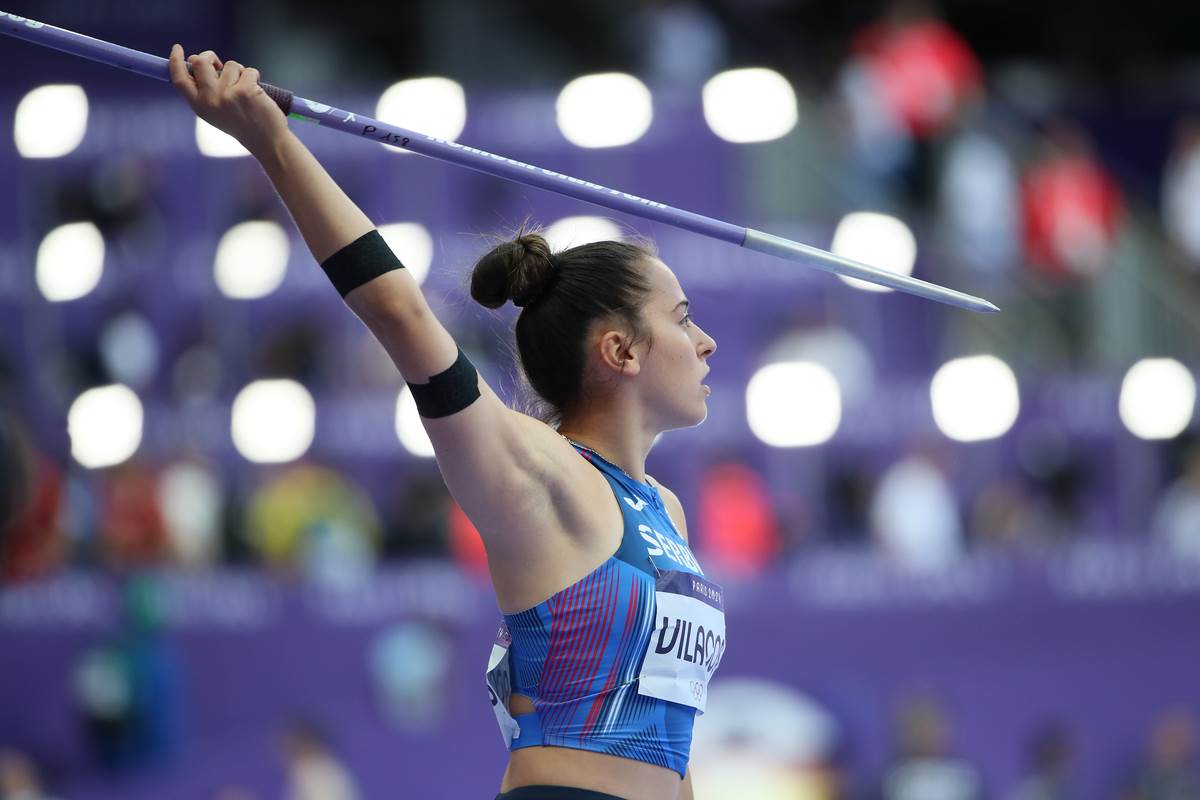 ADRIANA VILAGOS (4).JPG