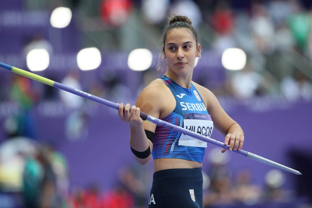 ADRIANA VILAGOS (6).JPG