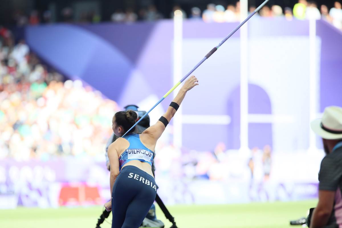 ADRIANA VILAGOS (7).JPG