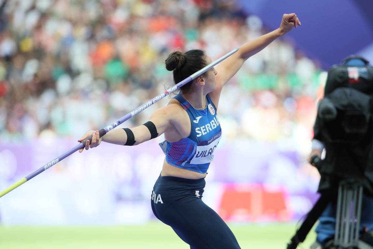 ADRIANA VILAGOS (10).JPG