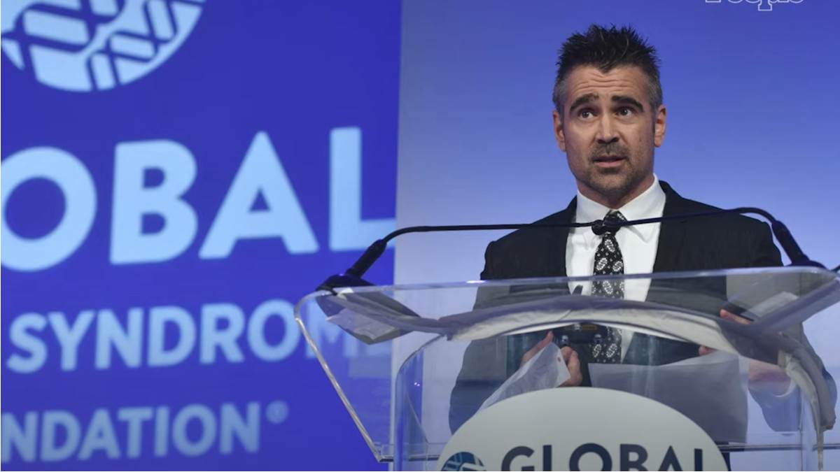 Kolin Farel za govornicom.jpg