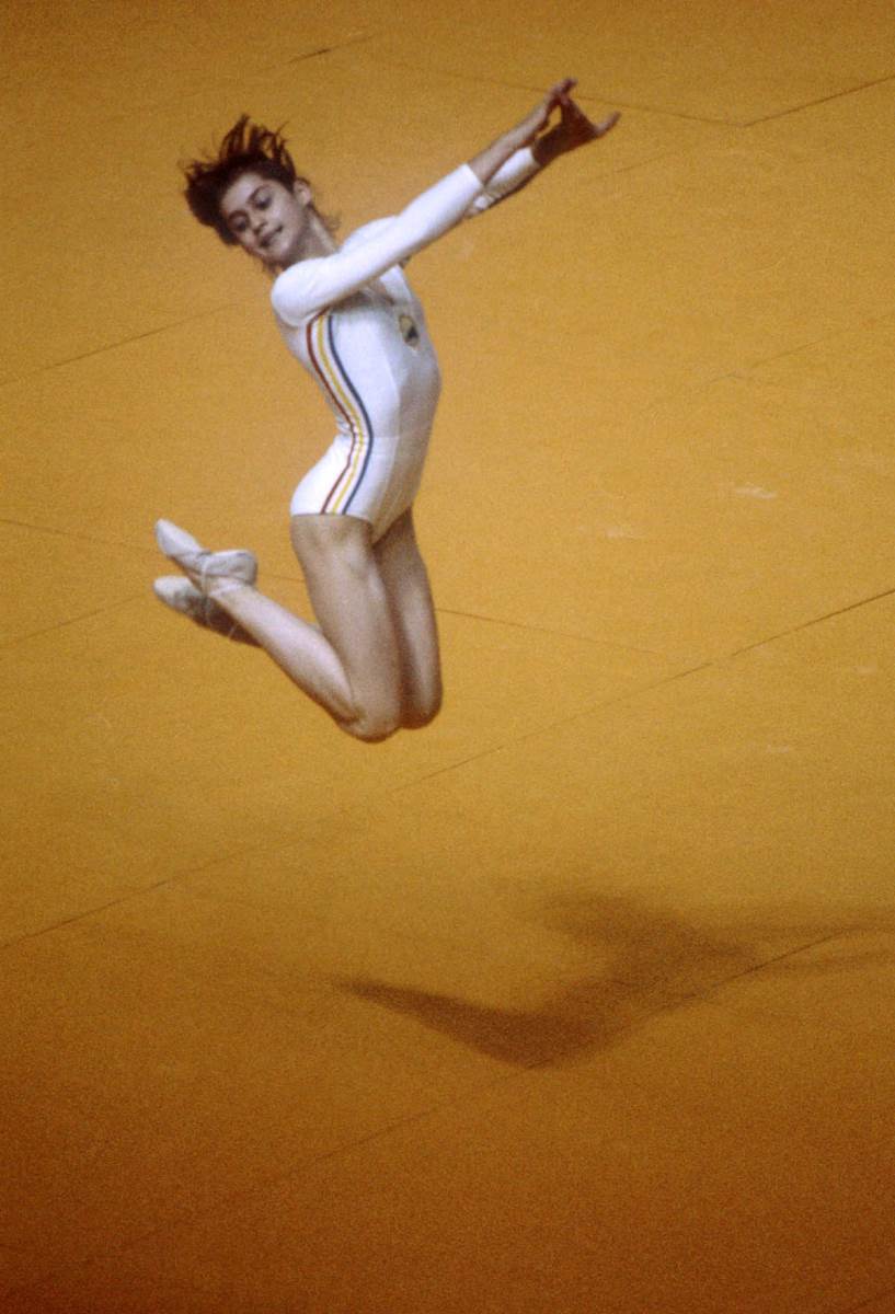Nadia Comaneci (1).jpg