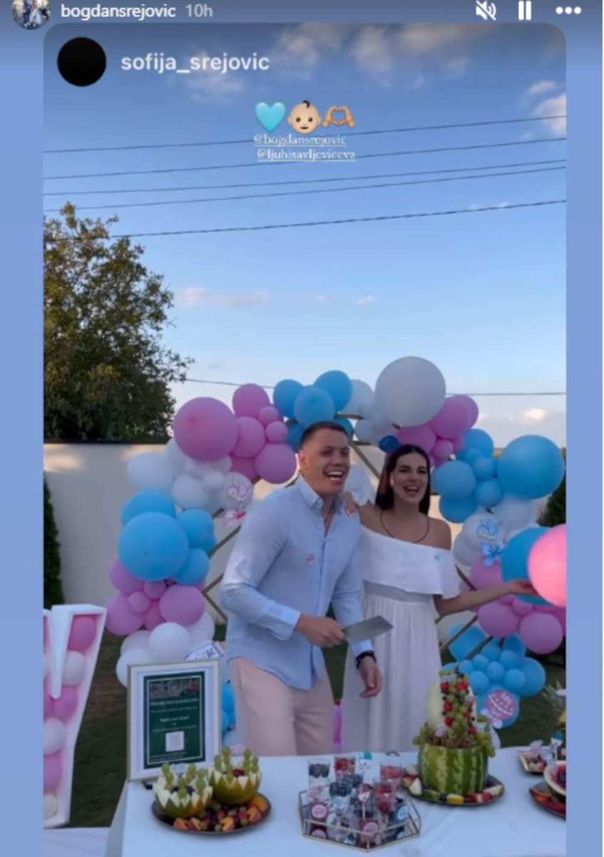 Bogdan Srejović i misica otkrivaju pol bebe.jpg