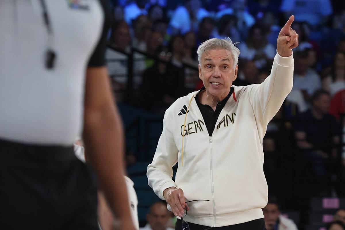 Srbija - Nemačka basket OI (9).jpg