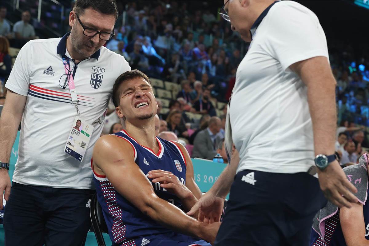 Srbija - Nemačka basket OI (18).jpg