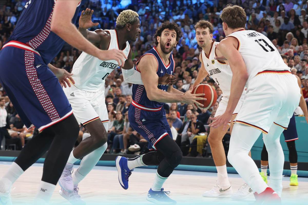 Srbija - Nemačka basket OI (7).jpg