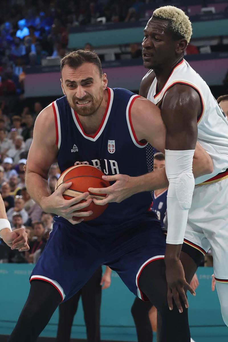 Srbija - Nemačka basket OI (13).jpg