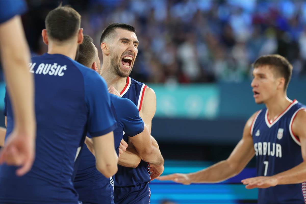 Srbija - Nemačka basket OI (11).jpg