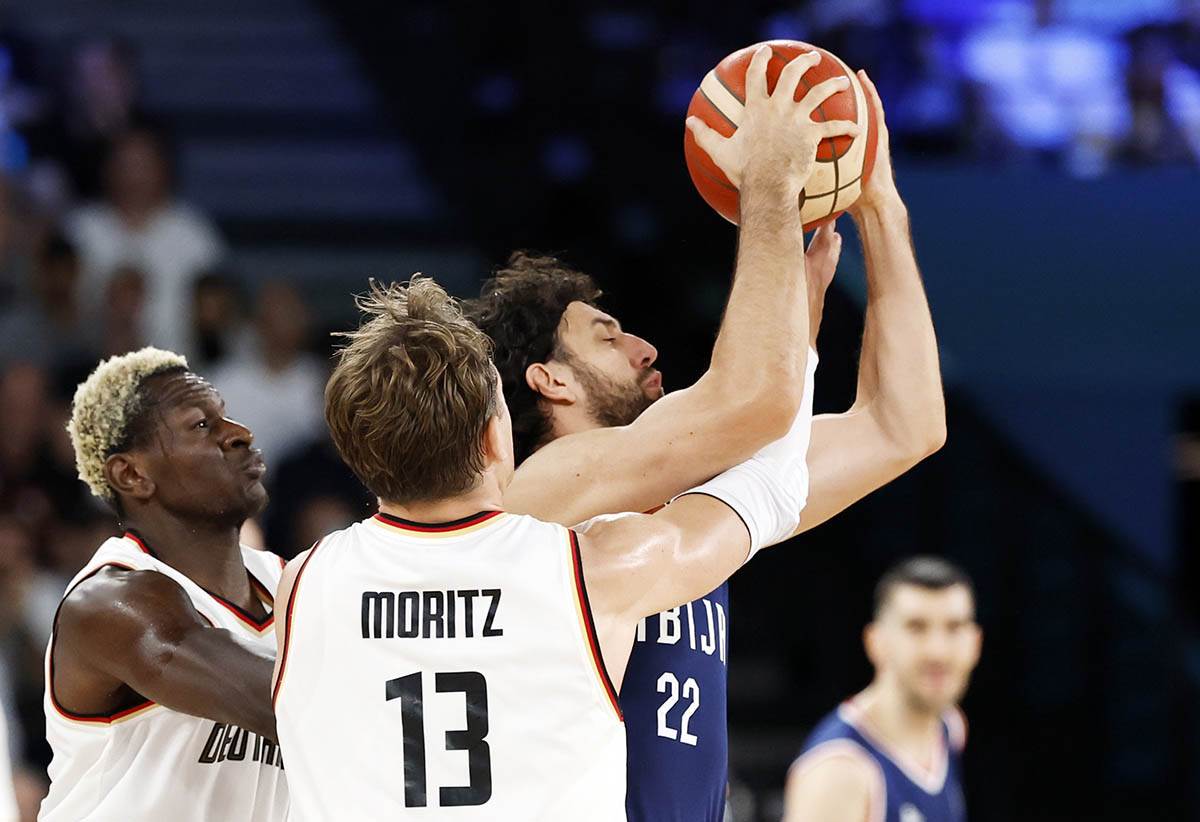 Srbija - Nemačka basket OI  (2).jpg