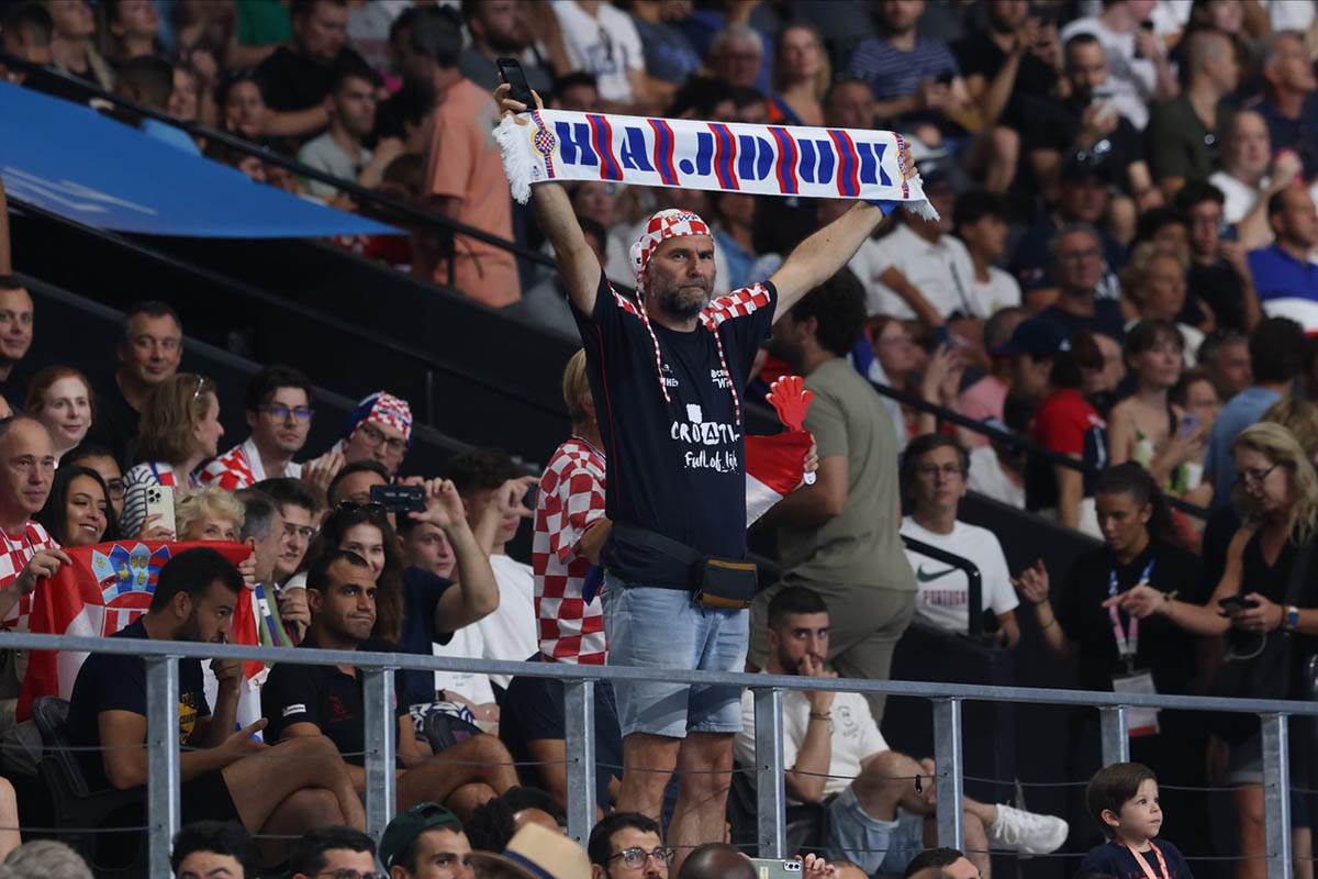 Hrvatska i Srbija igraju pre finala, Tucak ribao igrače