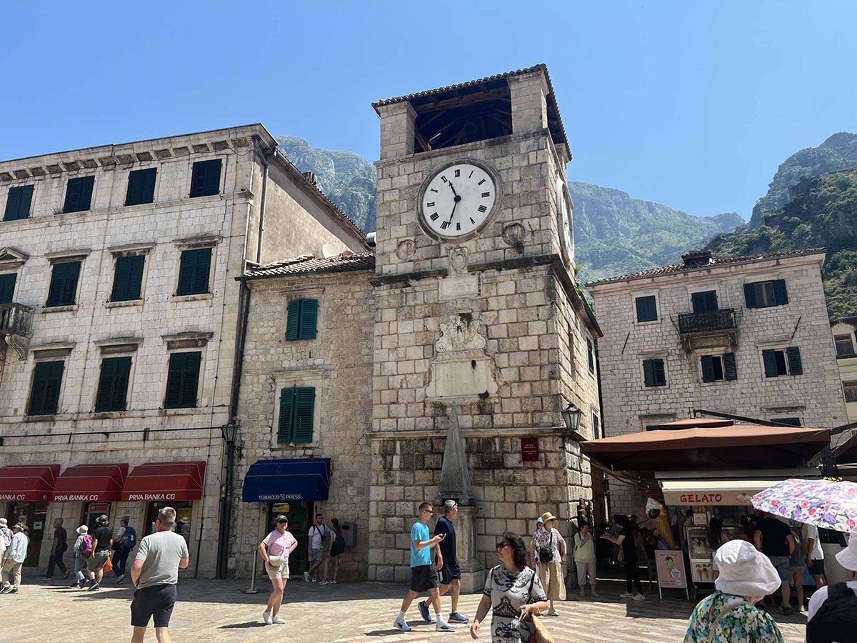 Najuža ulica u regionu gde ne mogu da se mimoiđu dve odrasle osobe