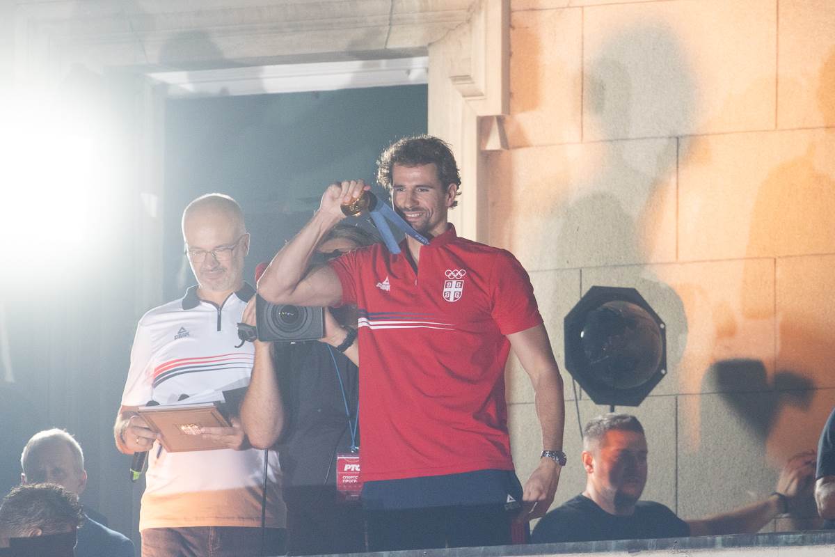 Doček vaterpolista na balkonu8.jpg