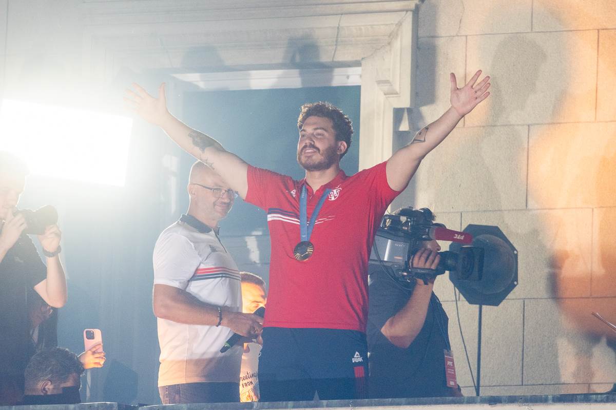 Doček vaterpolista na balkonu6.jpg